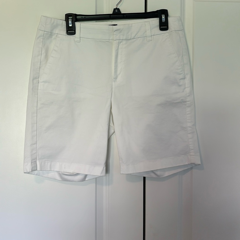 J crew 9 in short.  NWT